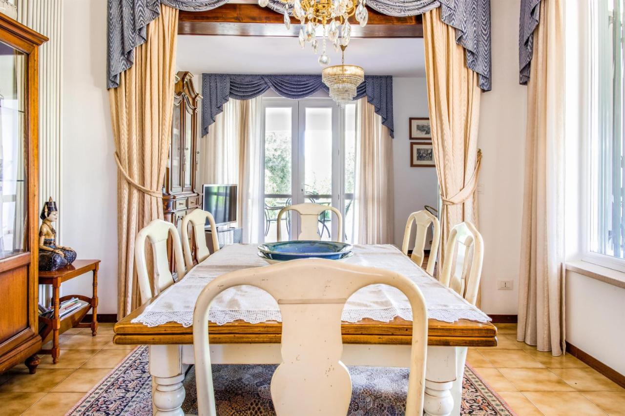 Holiday home Carini With 3000 Mq Garden & Heated Pool Castelnuovo del Garda