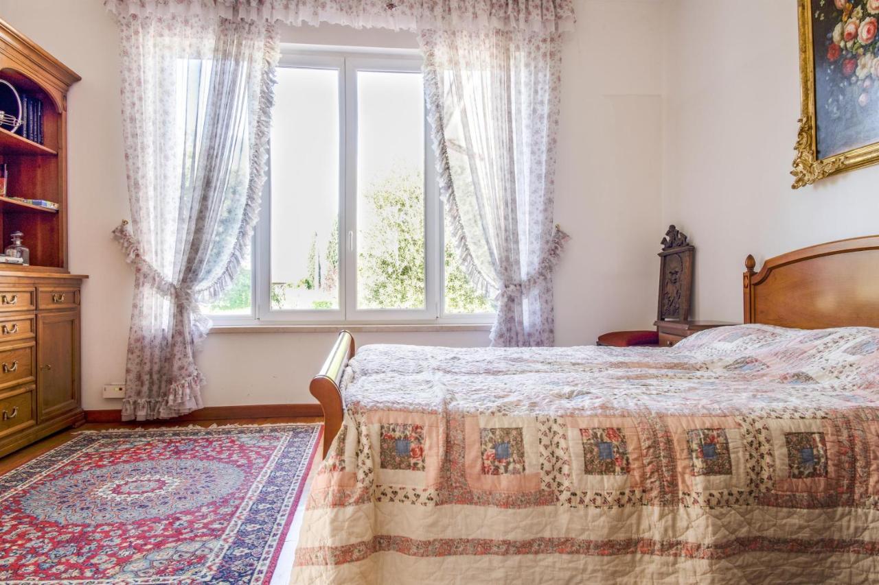 Holiday home Carini With 3000 Mq Garden & Heated Pool Castelnuovo del Garda