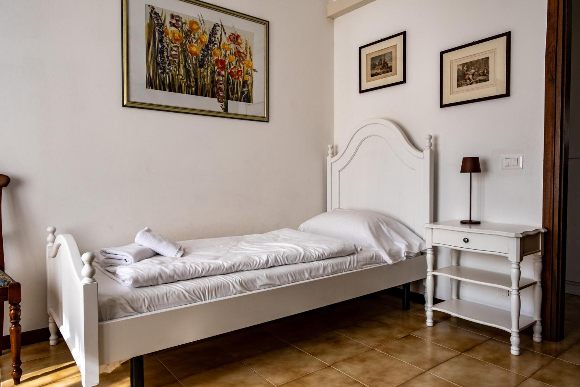 Carini With 3000 Mq Garden & Heated Pool Holiday home