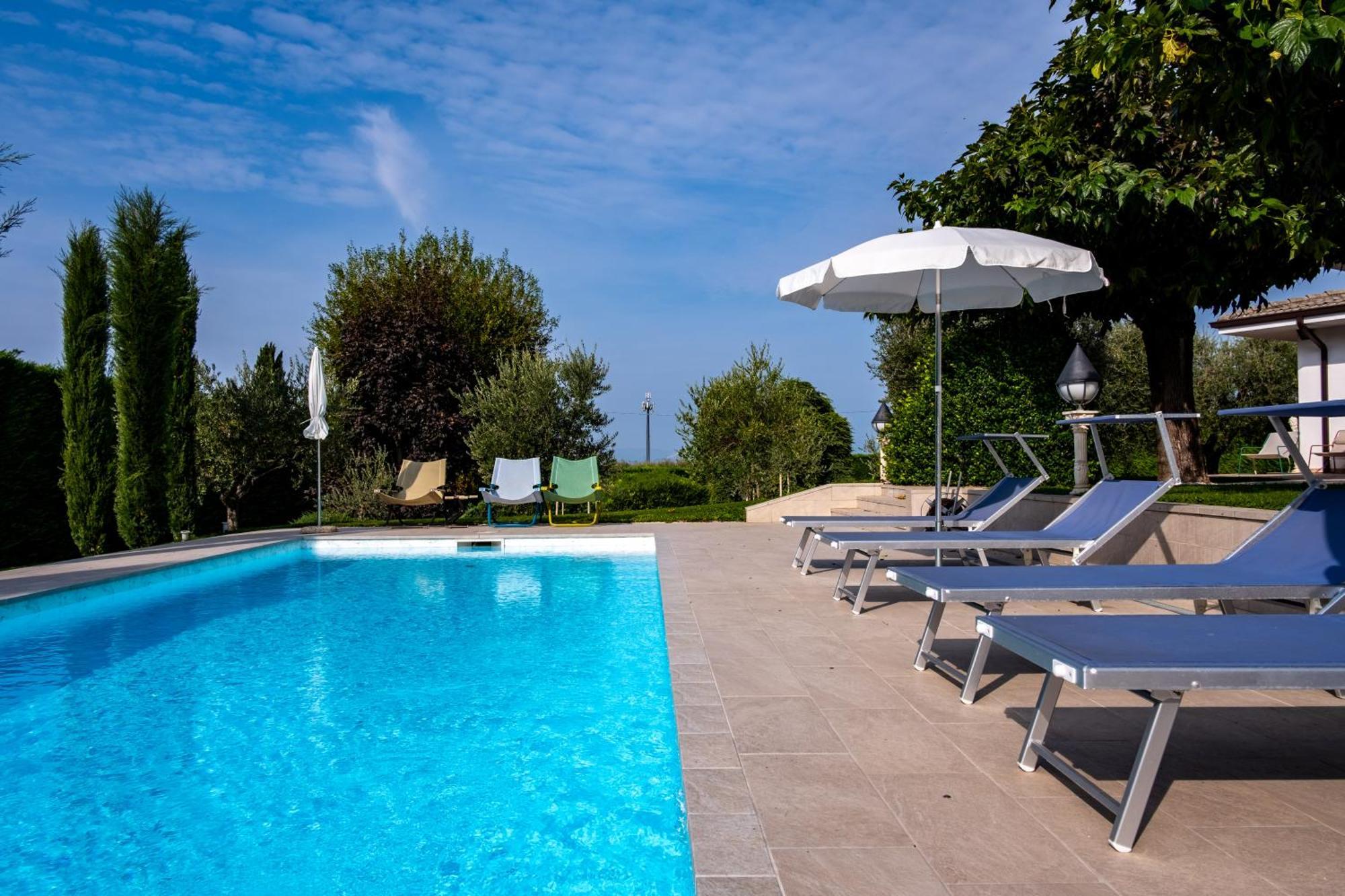 Holiday home Carini With 3000 Mq Garden & Heated Pool Castelnuovo del Garda