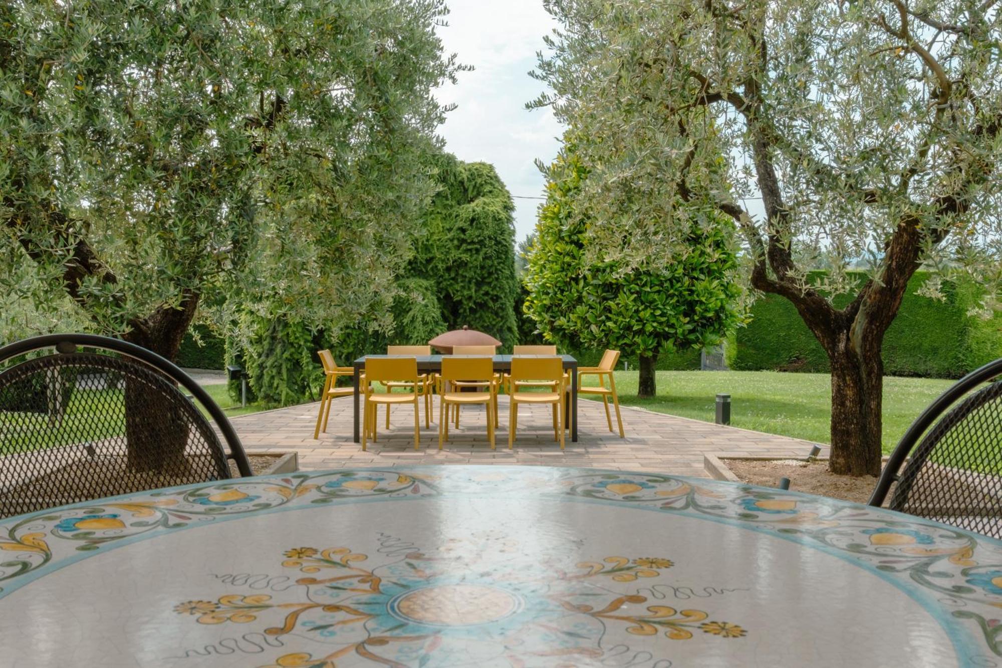 Carini With 3000 Mq Garden & Heated Pool Holiday home