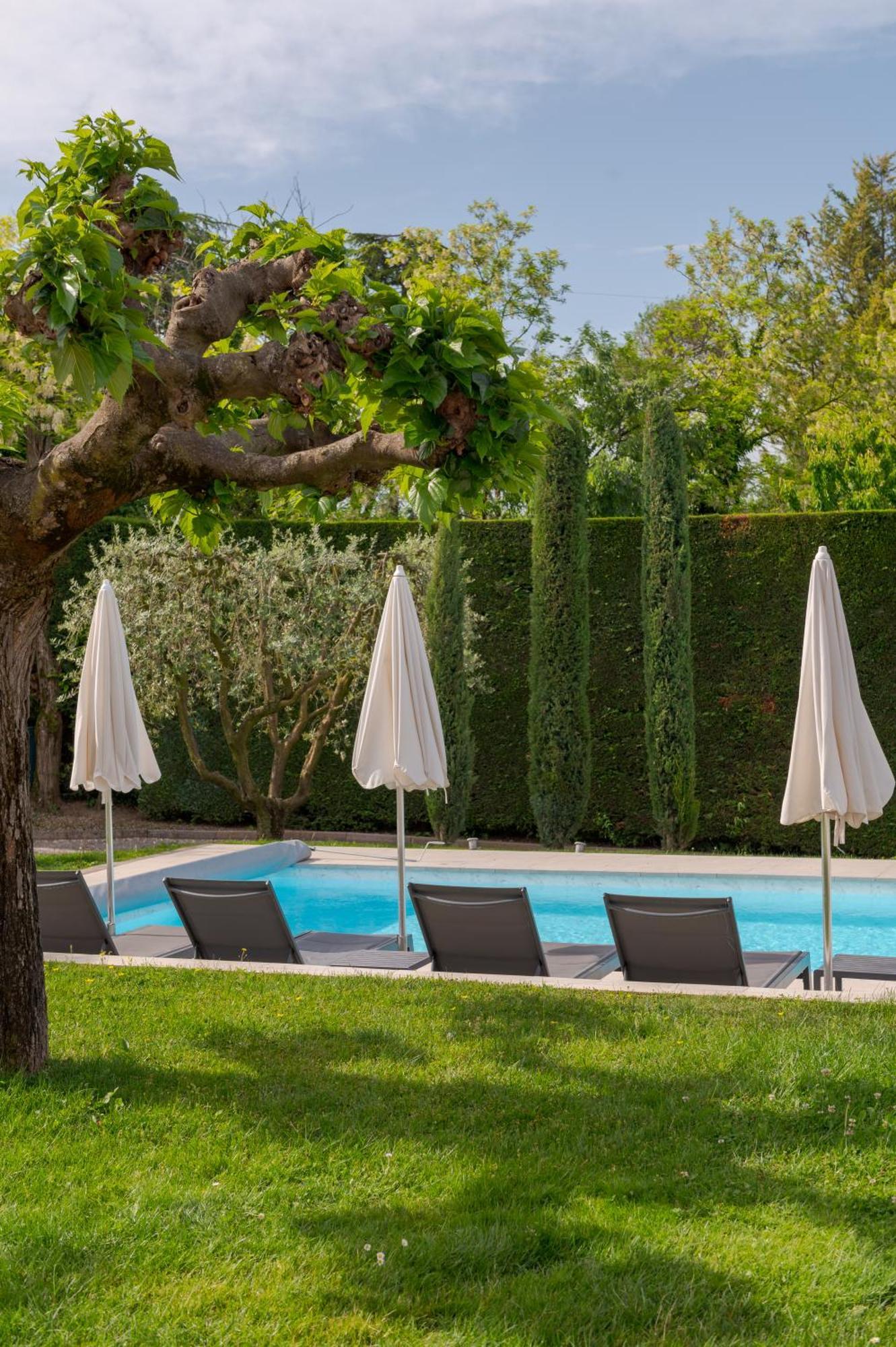 Carini With 3000 Mq Garden & Heated Pool * Castelnuovo del Garda