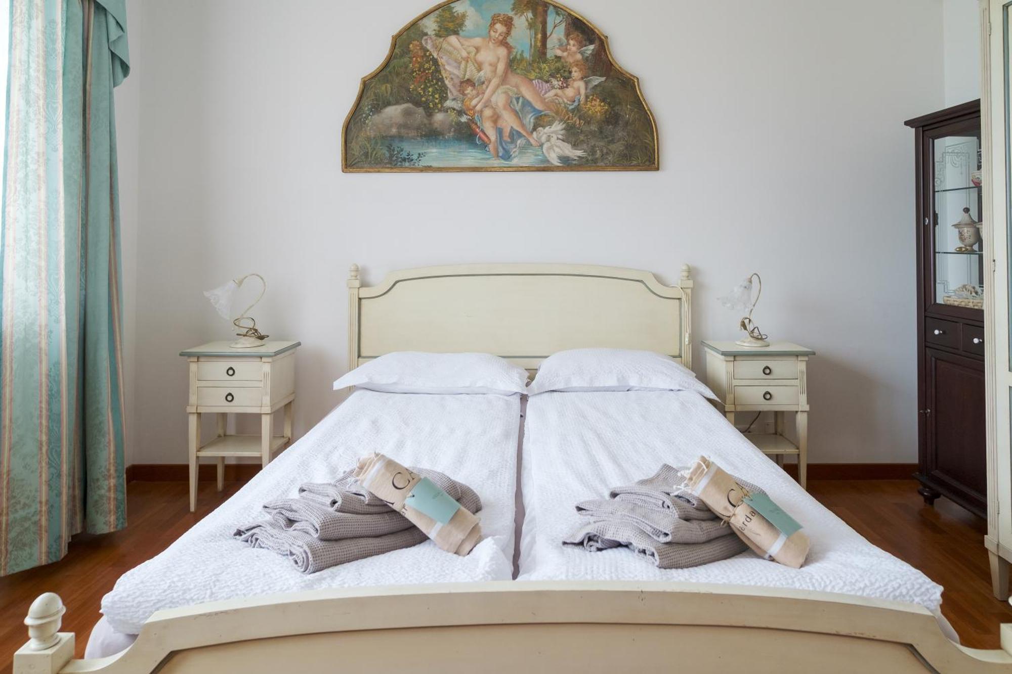Carini With 3000 Mq Garden & Heated Pool *
