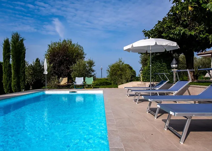 Villa Carini With 3000 Mq Garden & Heated Pool