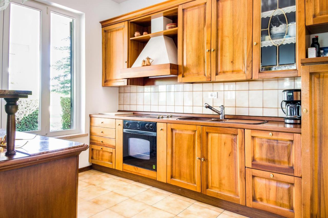 Carini With 3000 Mq Garden & Heated Pool * Castelnuovo del Garda