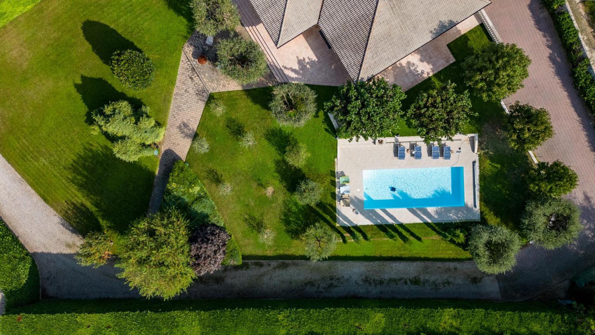 Carini With 3000 Mq Garden & Heated Pool Castelnuovo del Garda